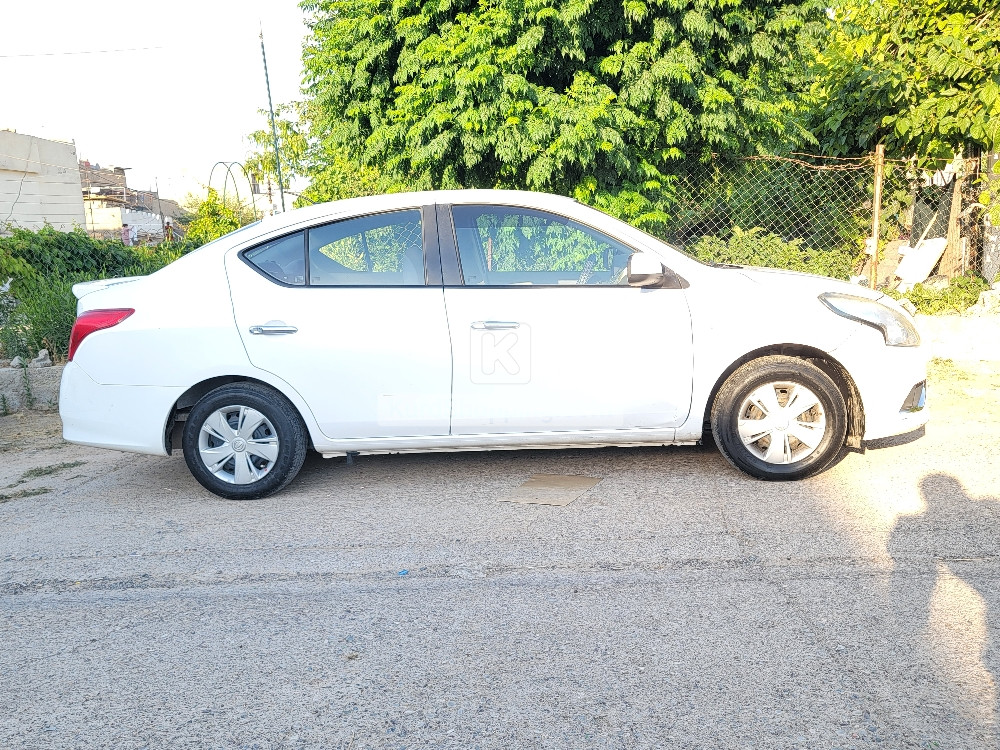 Nissan Sunny 2020
