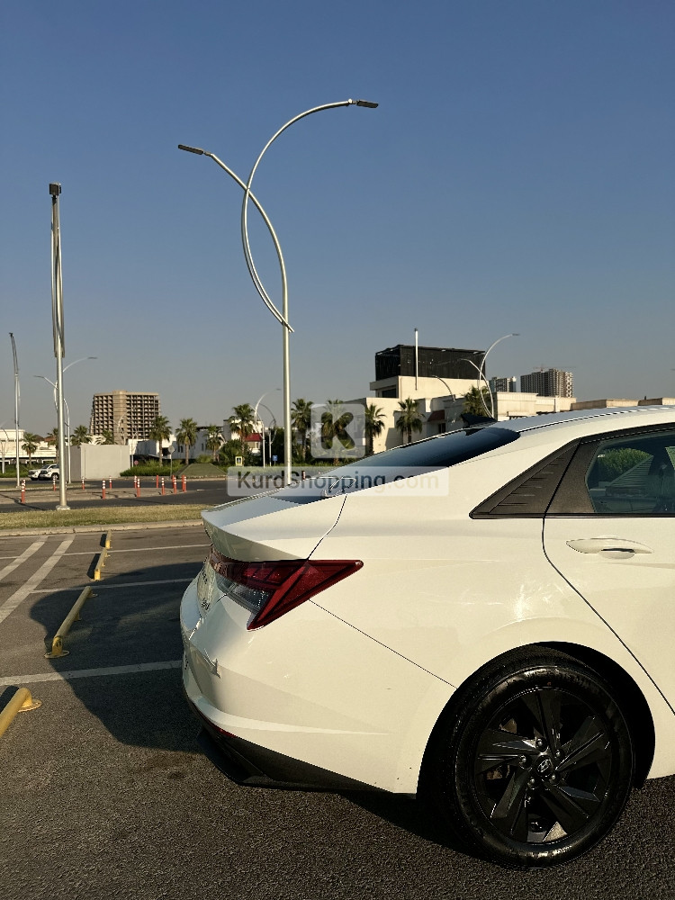 Hyundai Elantra 2022