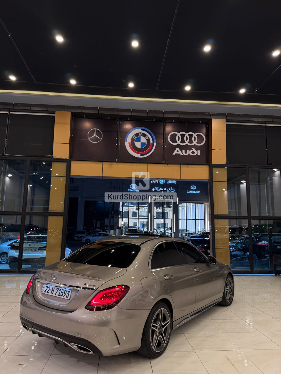 Mercedes Benz 300 2020