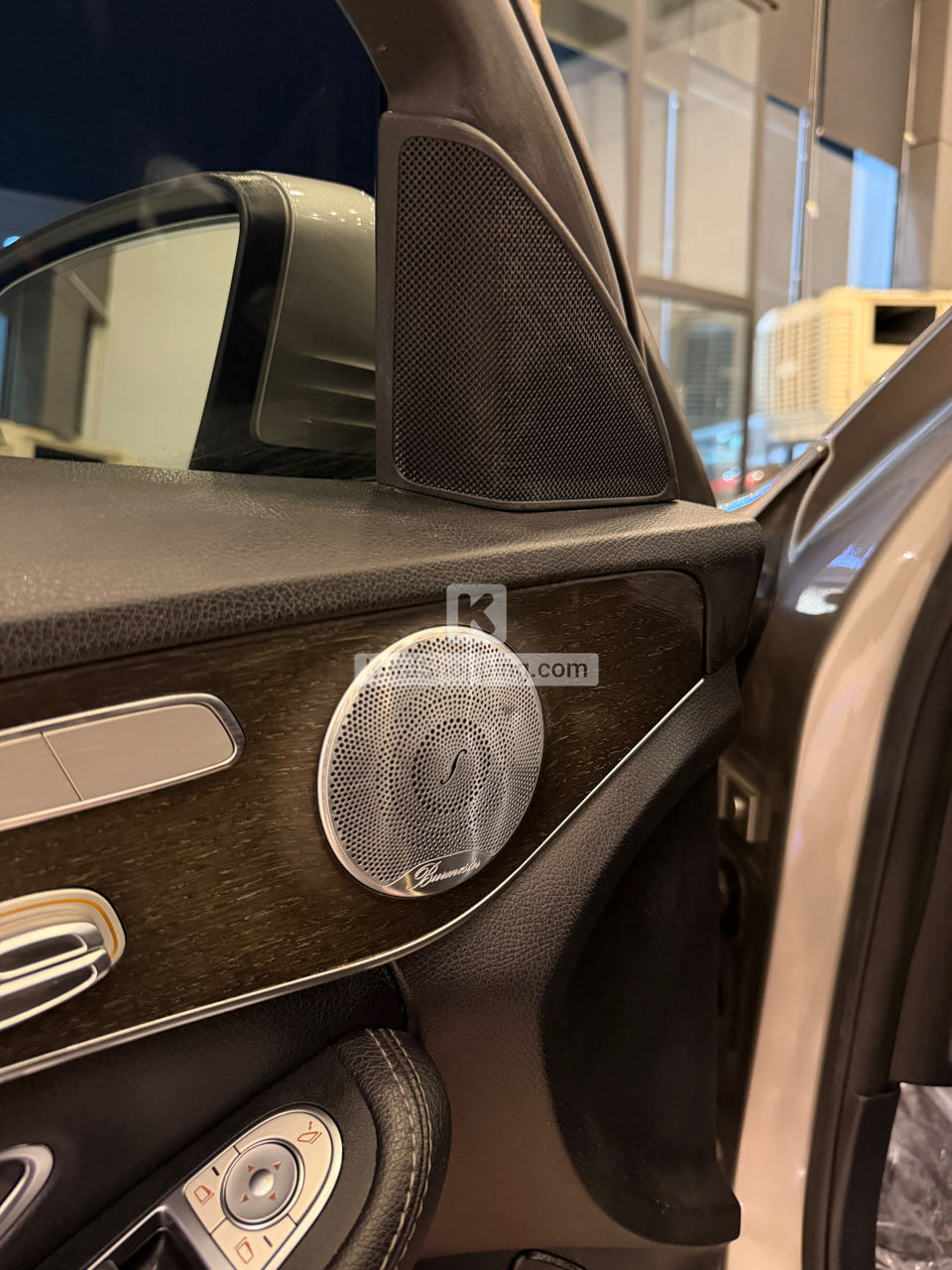 Mercedes Benz 300 2020