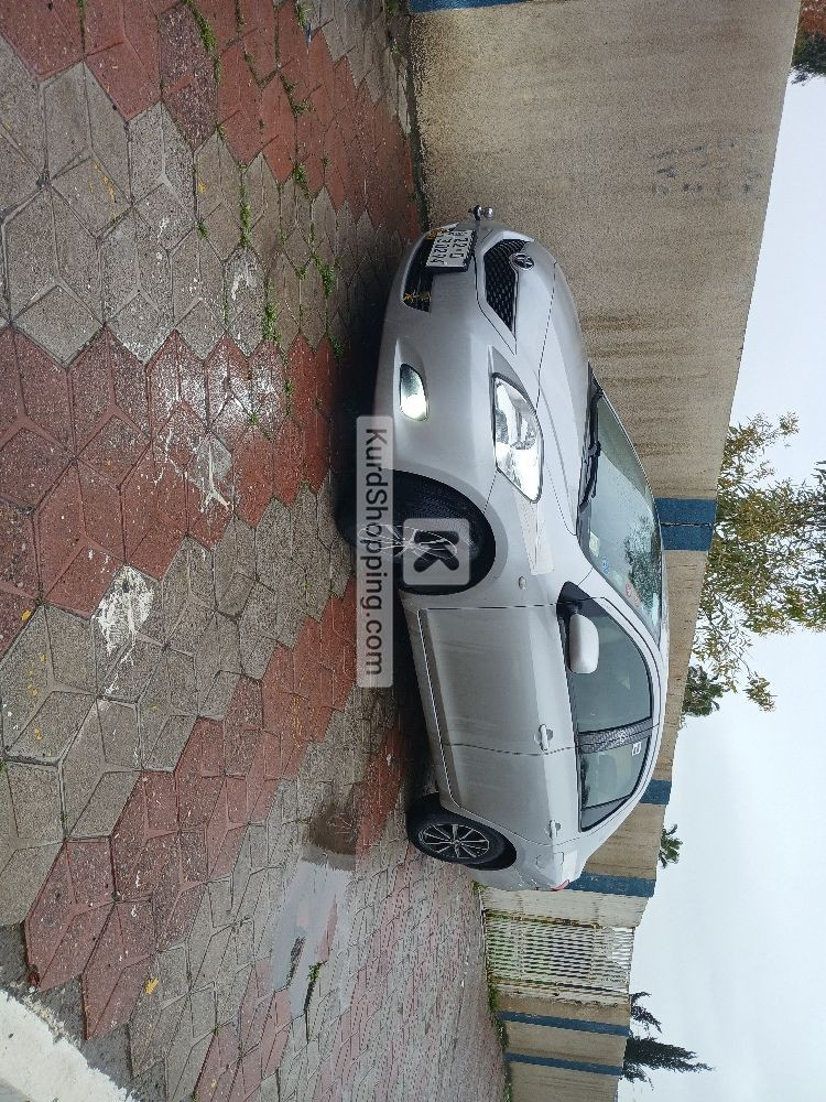 Toyota Yaris 2011