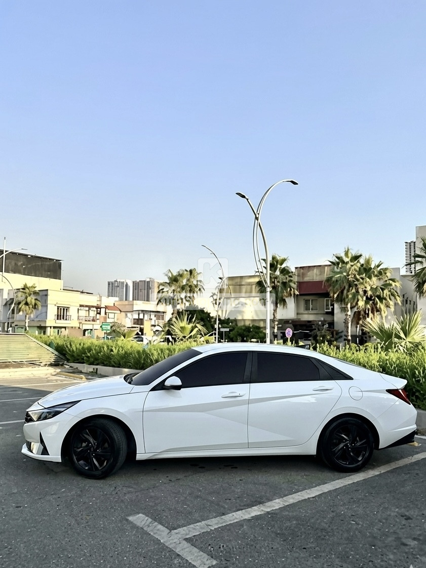 Hyundai Elantra 2022