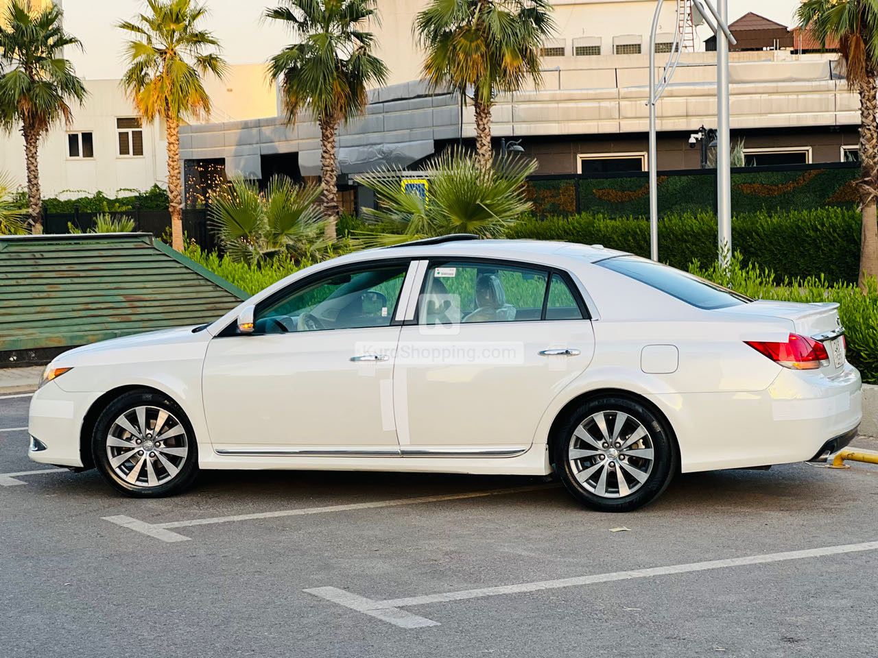 Toyota Avalon 2011