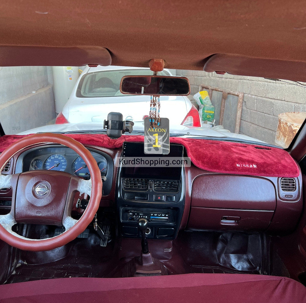 Nissan پیکاب 2008