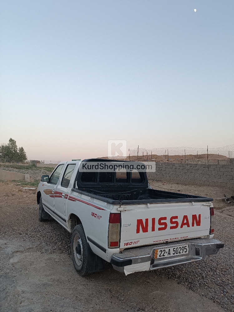 Nissan پیکاب 2008