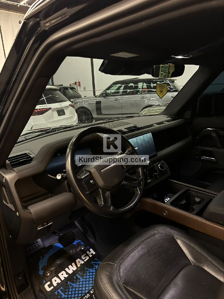 Land Rover Defender 2023