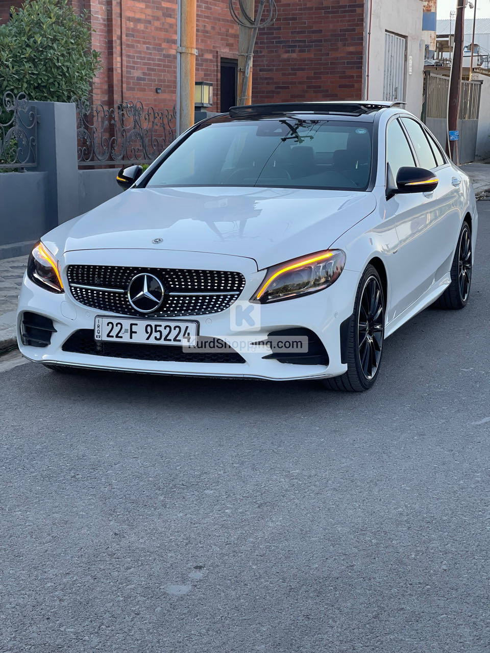 Mercedes Benz 300 2021