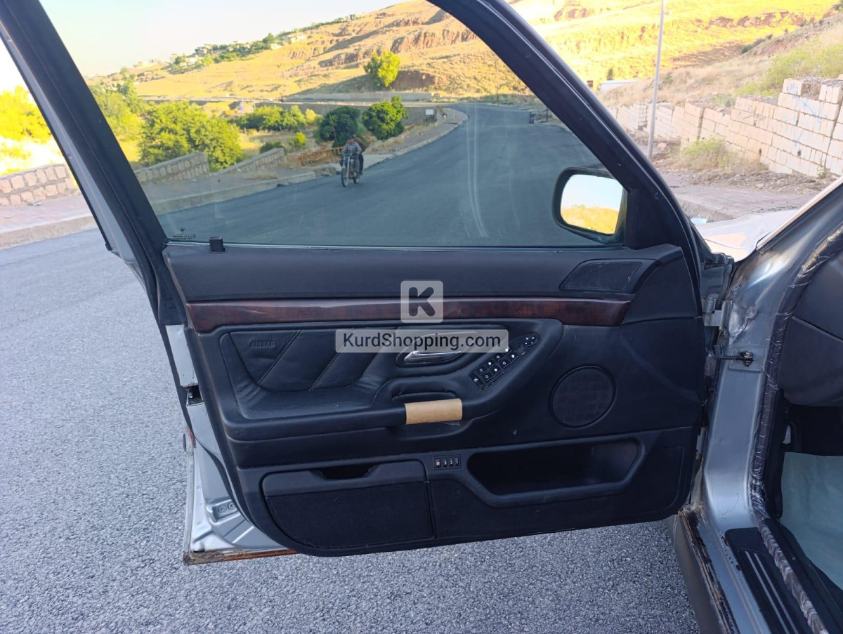 BMW E38 1994