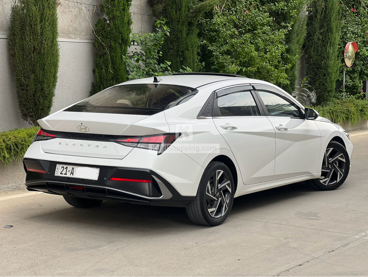 Hyundai Elantra 2024