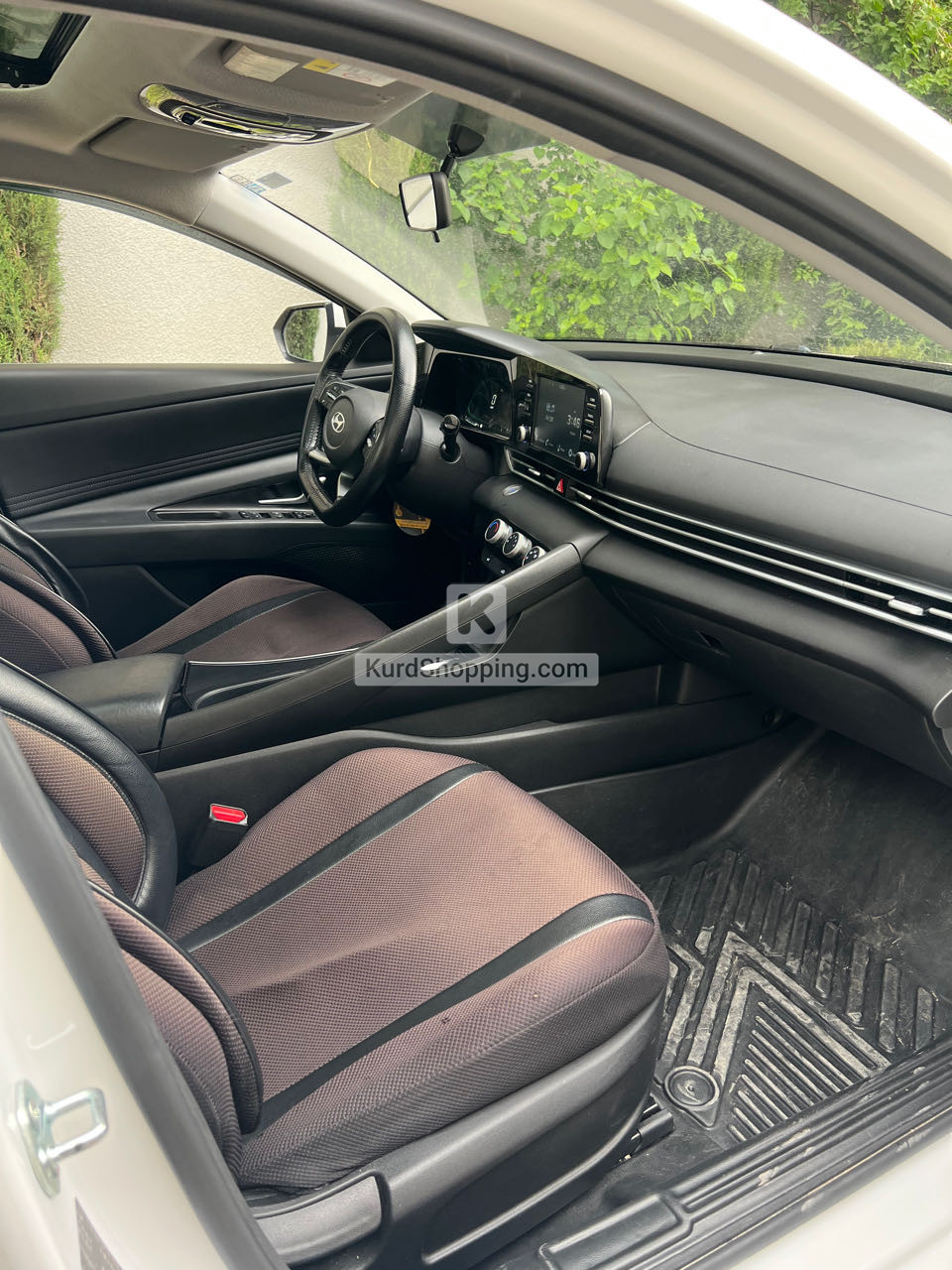 Hyundai Elantra 2024
