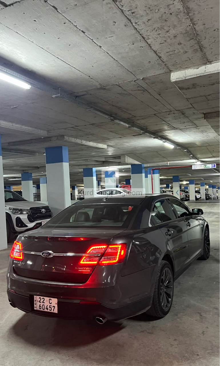 Ford Taurus 2017
