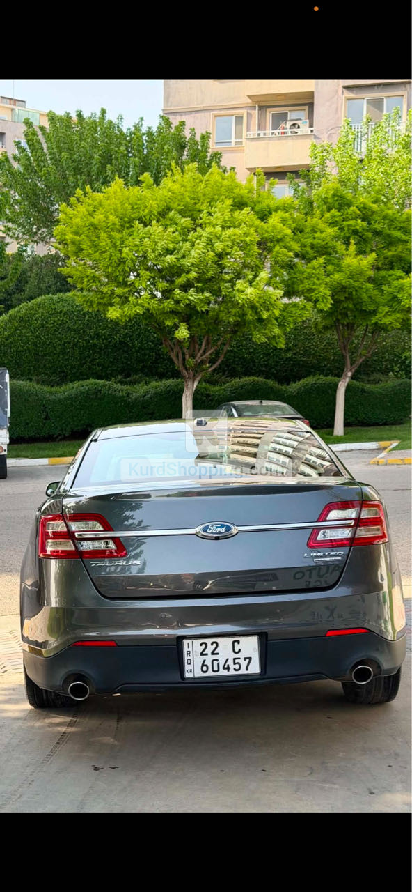 Ford Taurus 2017