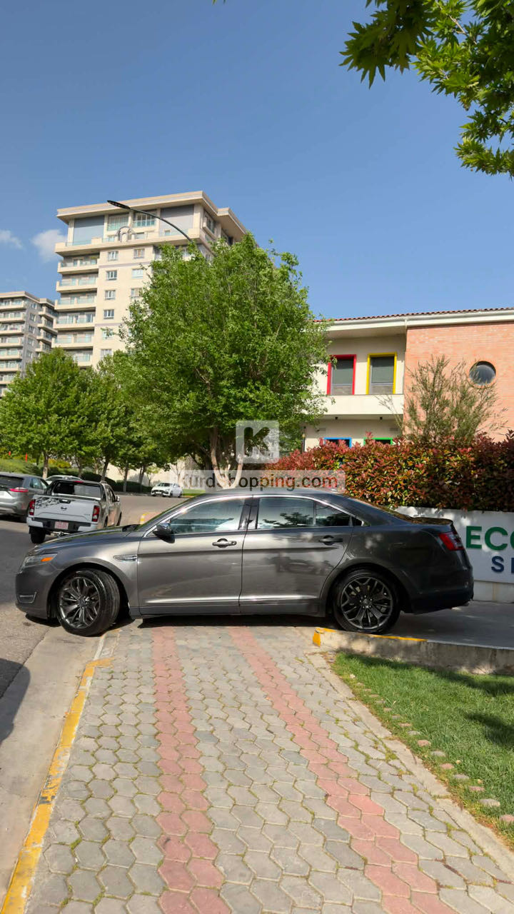 Ford Taurus 2017