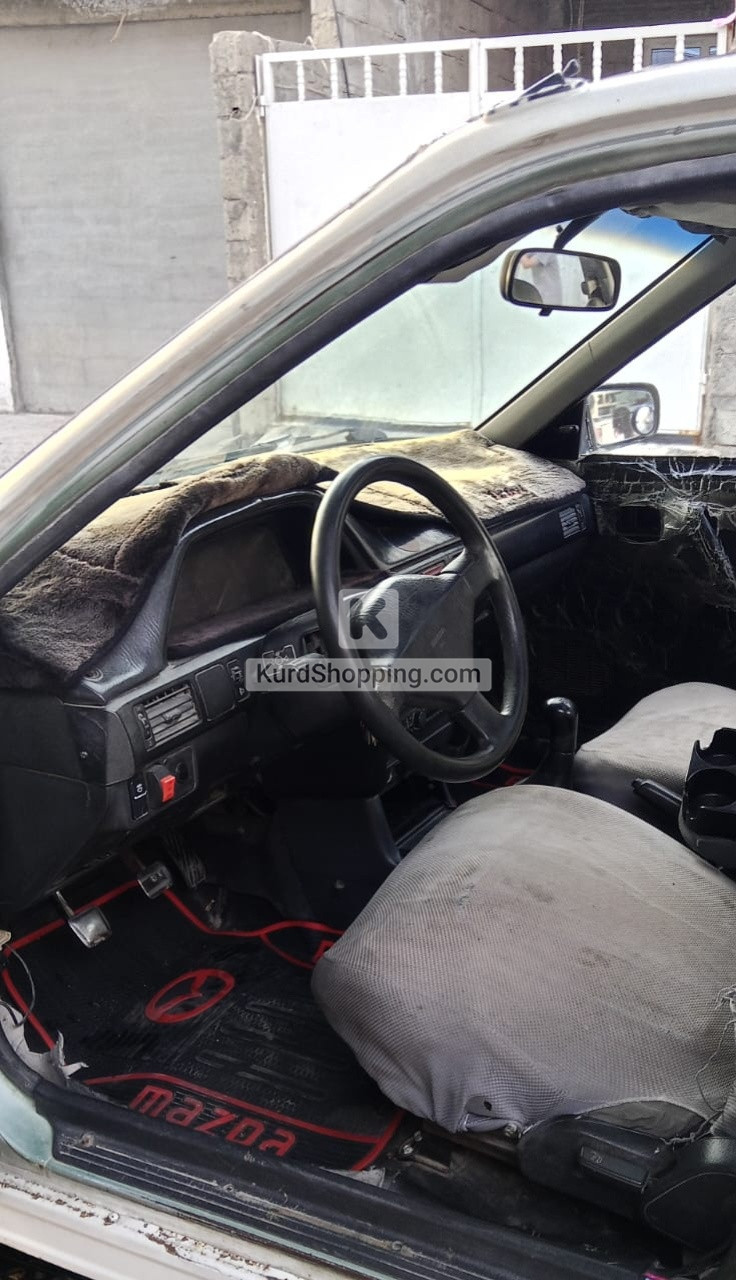 Mazda 323 1990