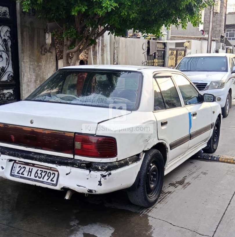 Mazda 323 1990