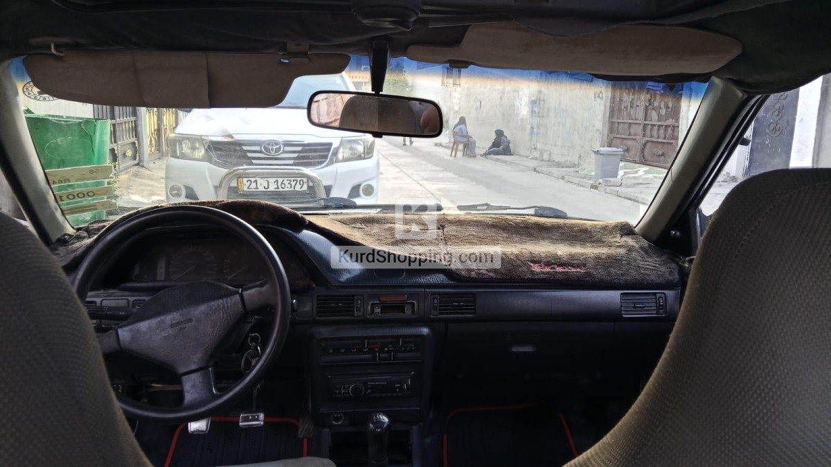 Mazda 323 1990