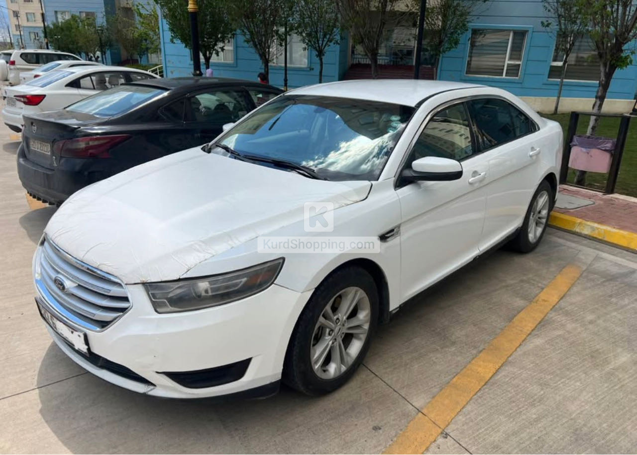 Ford Taurus 2017