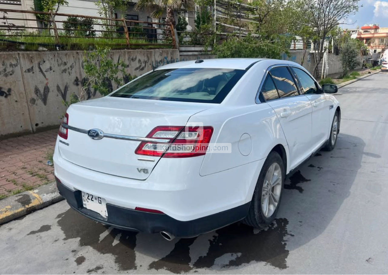 Ford Taurus 2017