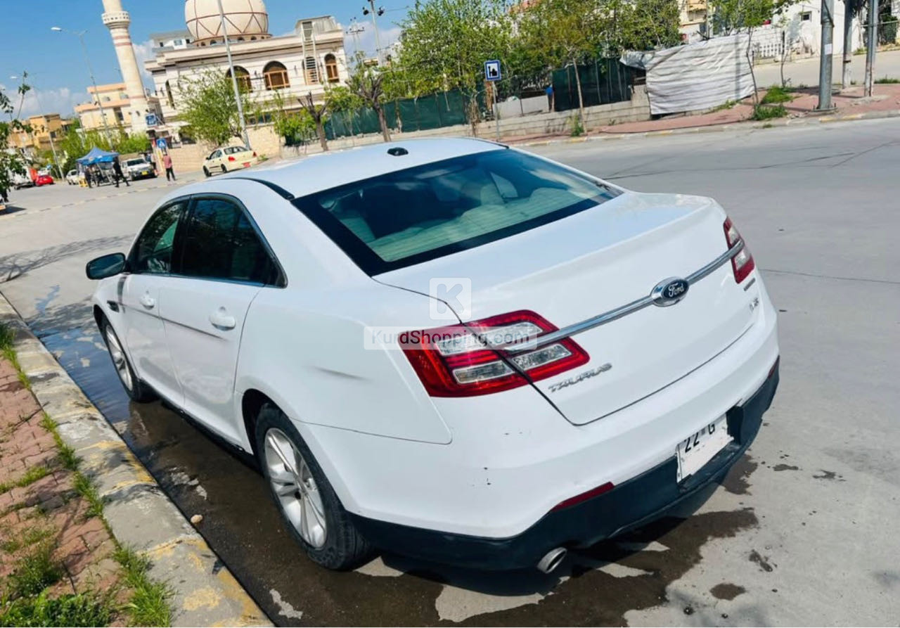 Ford Taurus 2017