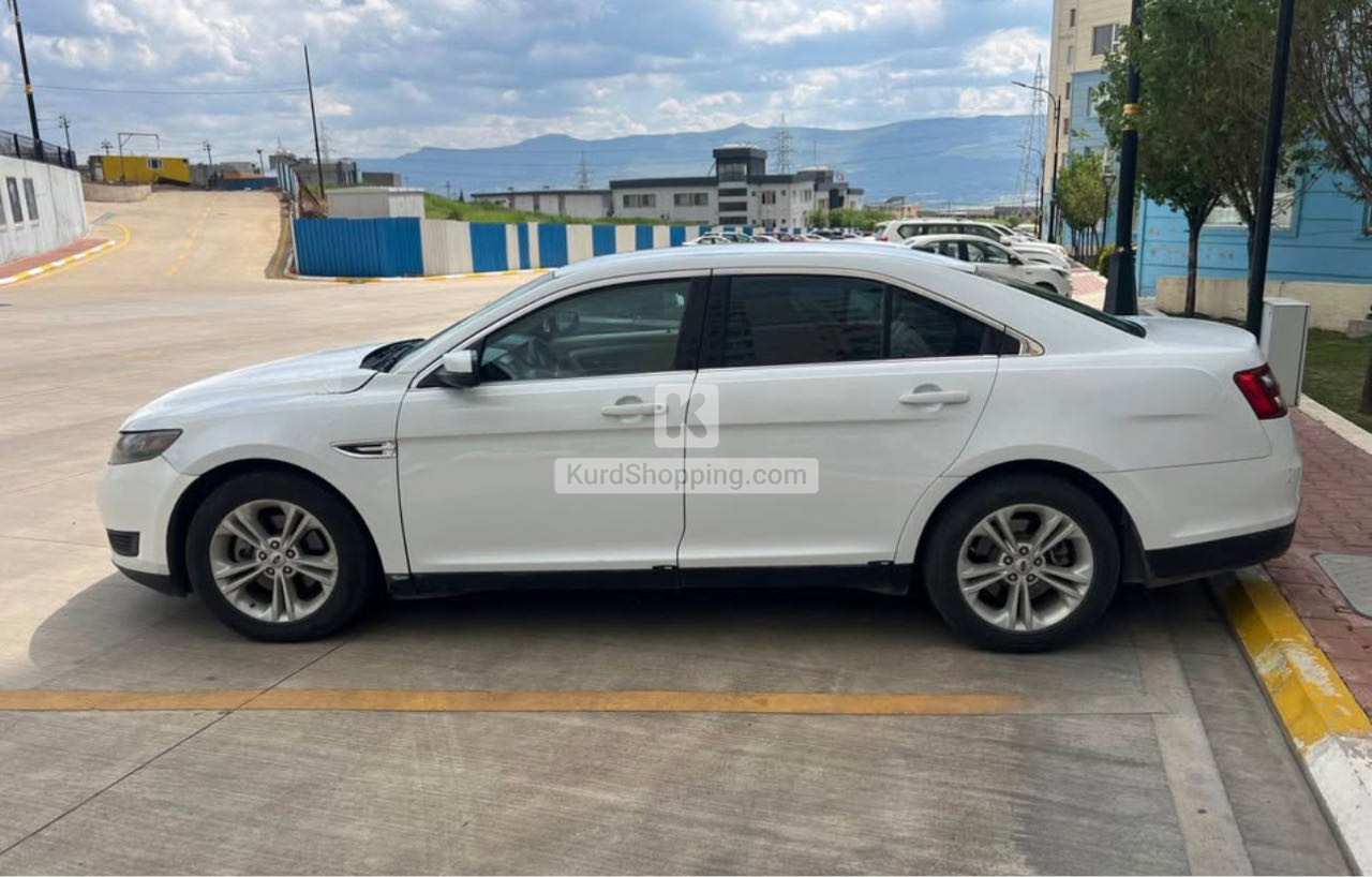 Ford Taurus 2017