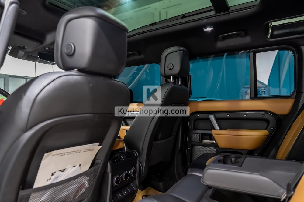 Land Rover Defender 2024