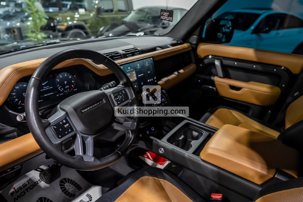 Land Rover Defender 2024