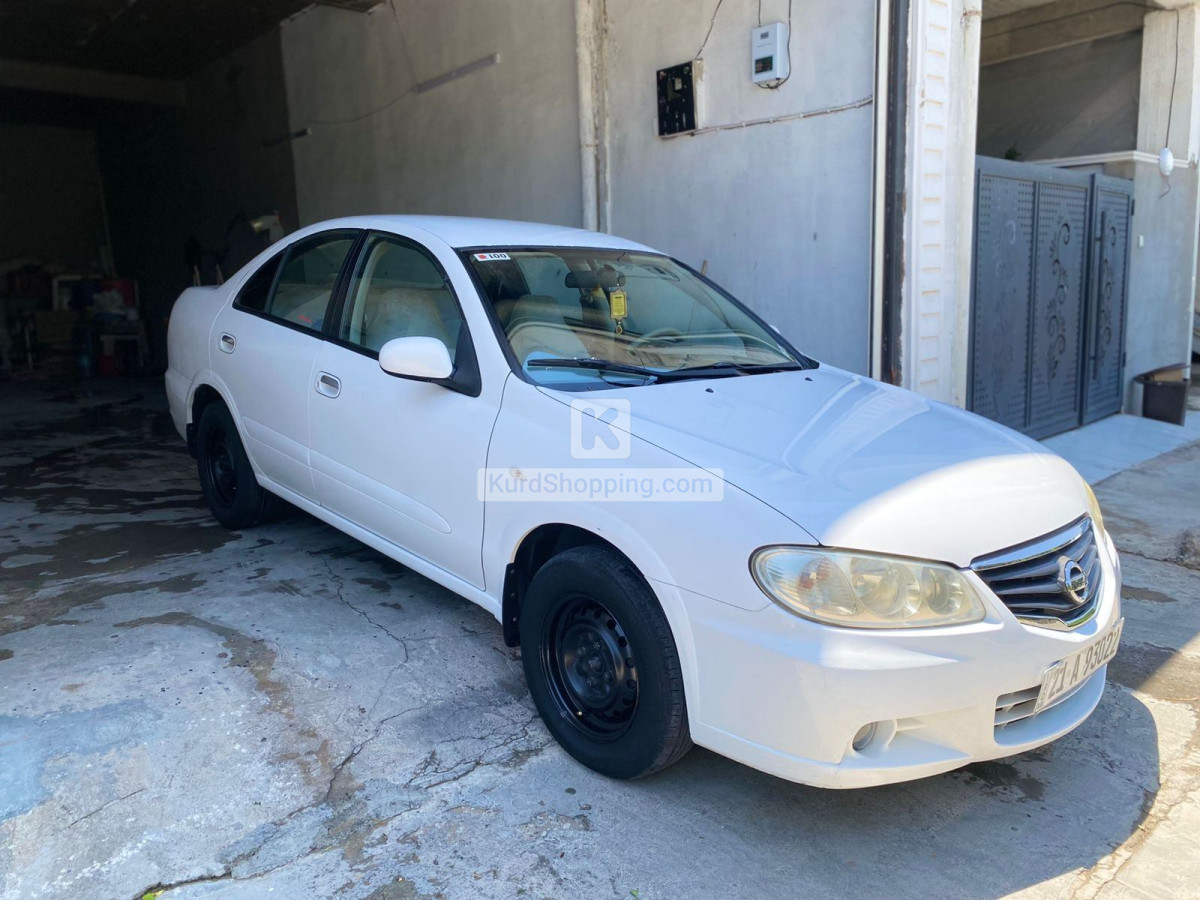 Nissan Sunny 2010