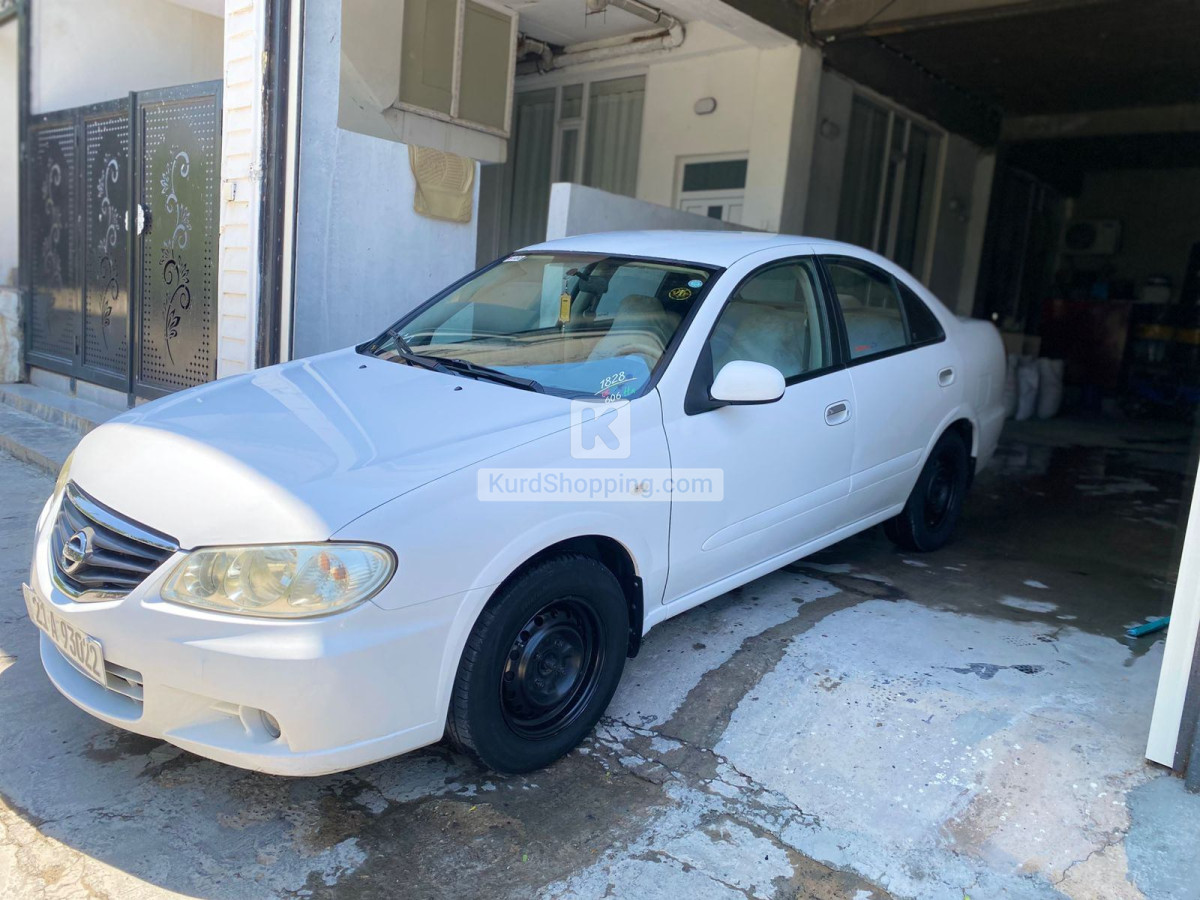 Nissan Sunny 2010