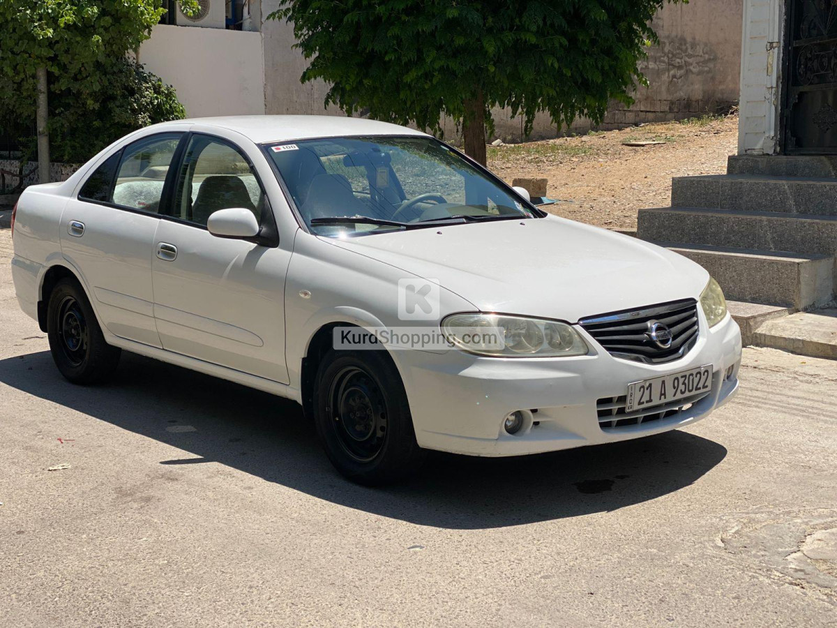 Nissan Sunny 2010