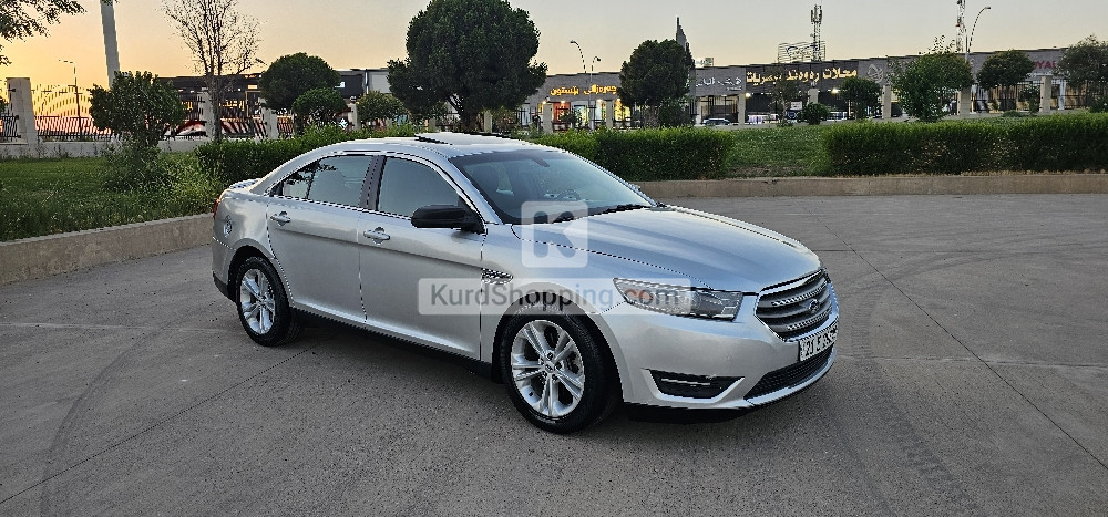 Ford Taurus 2017