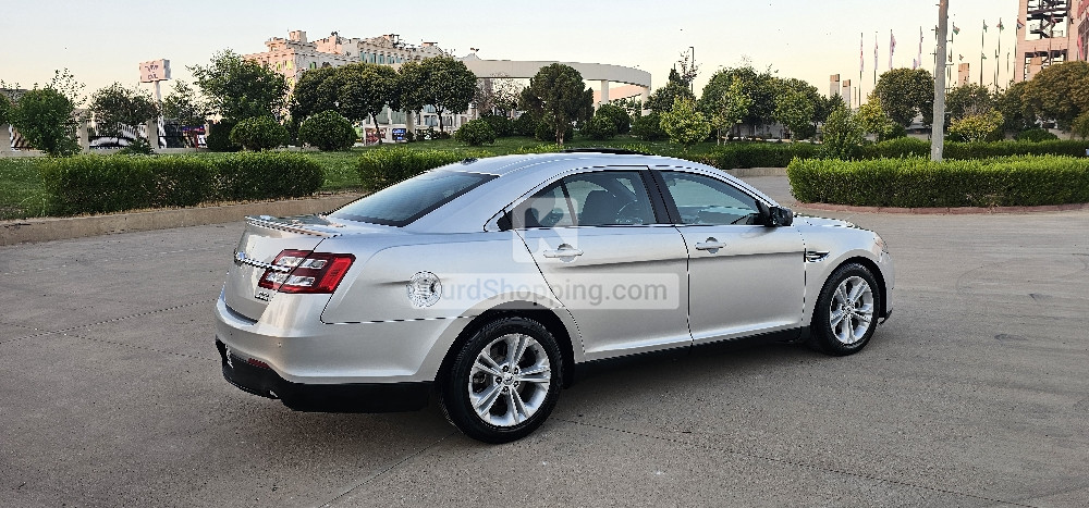 Ford Taurus 2017