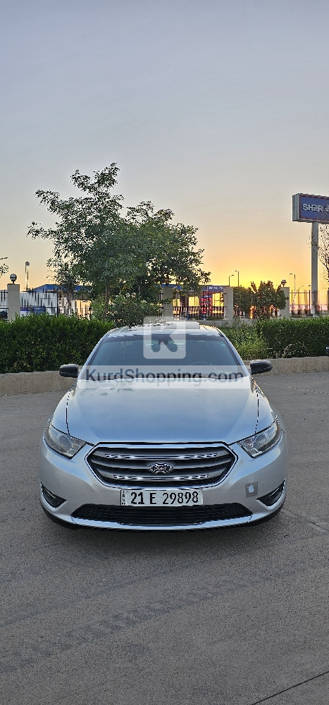 Ford Taurus 2017