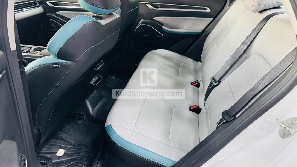 Geely Emgrand 2025