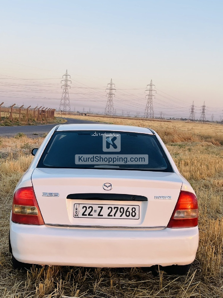 Mazda 323 2000