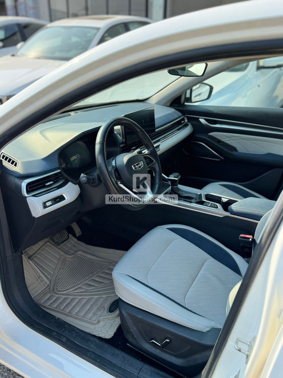 Geely Emgrand 2024
