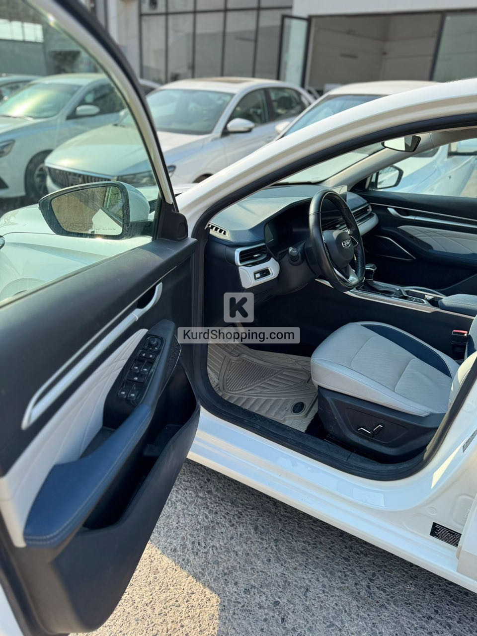 Geely Emgrand 2024