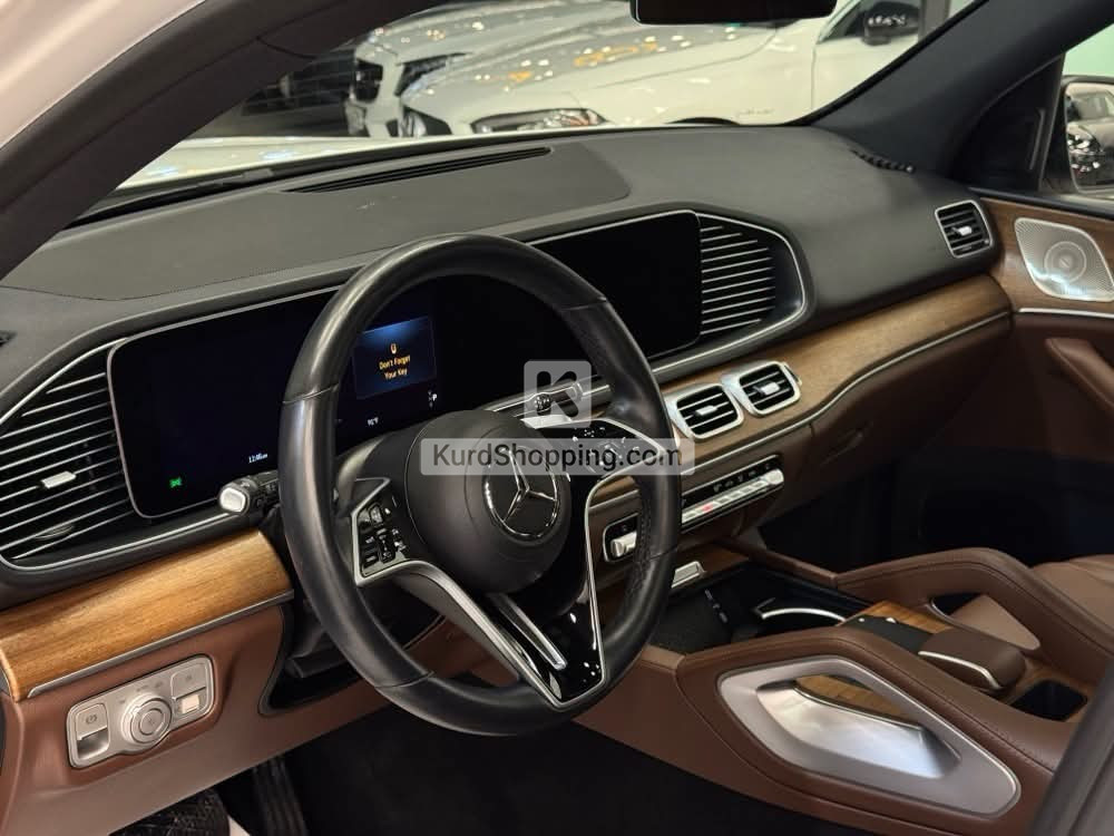 Mercedes Benz GL-Class 2025