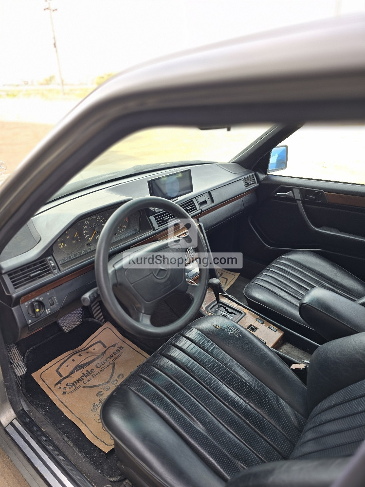 Mercedes Benz E-Class 1990