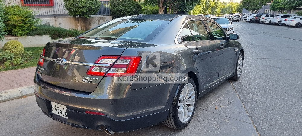 Ford Taurus 2017