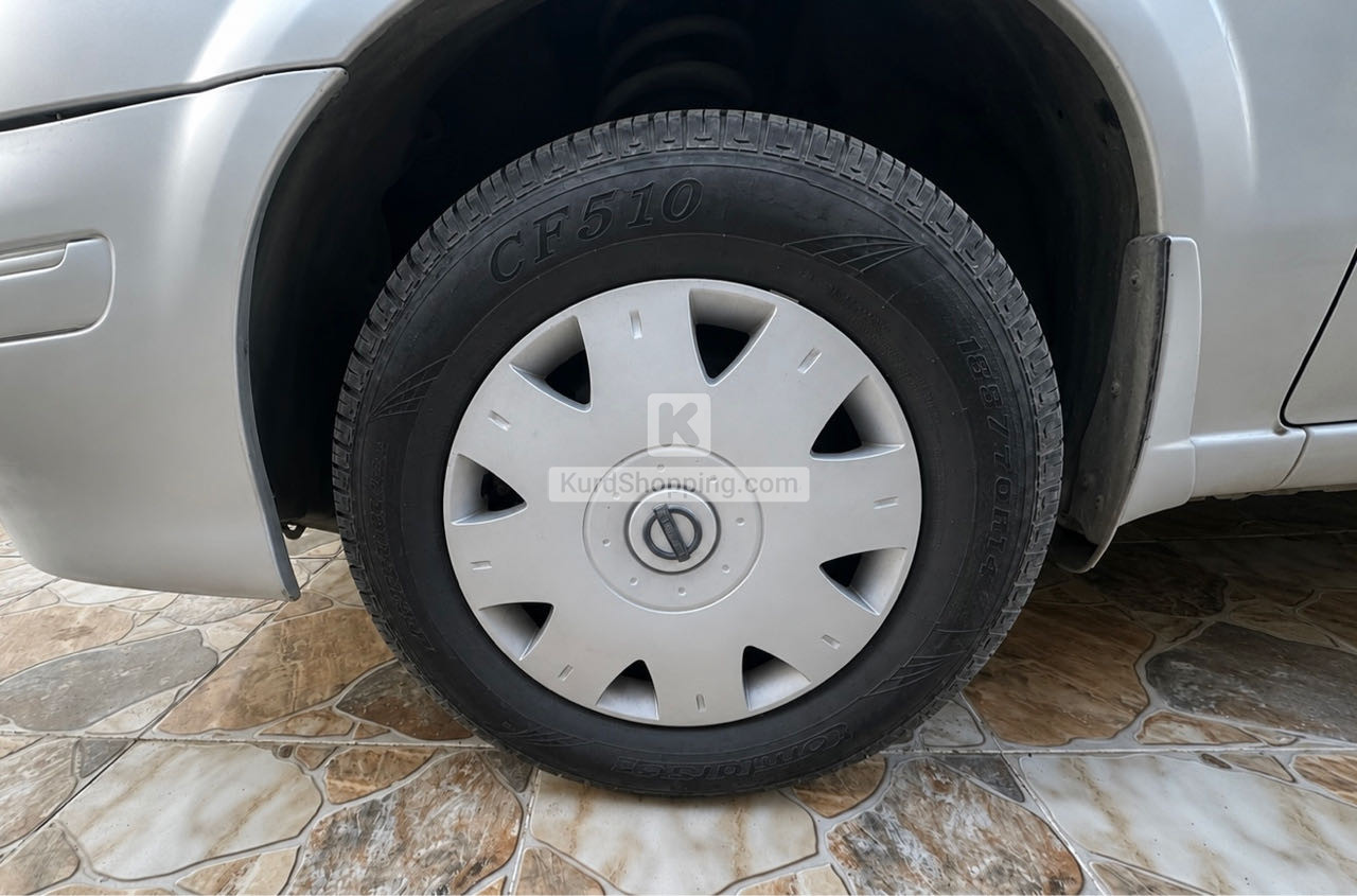 Nissan Sunny 2000