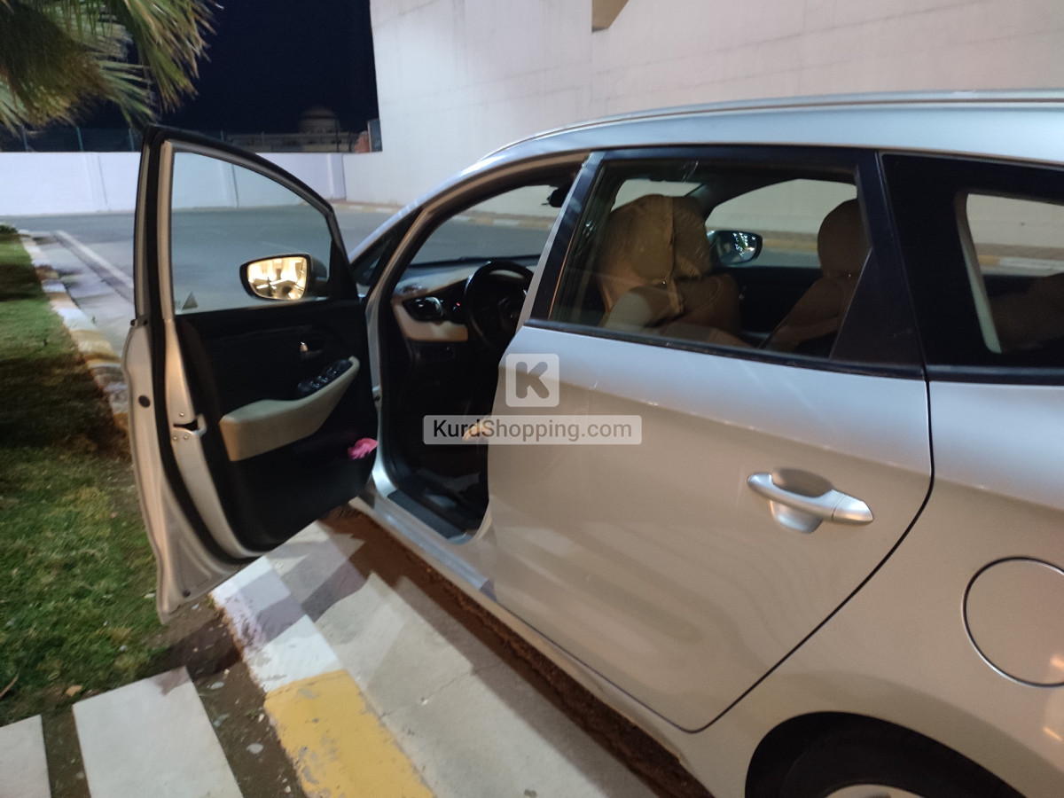 KIA Carens 2015