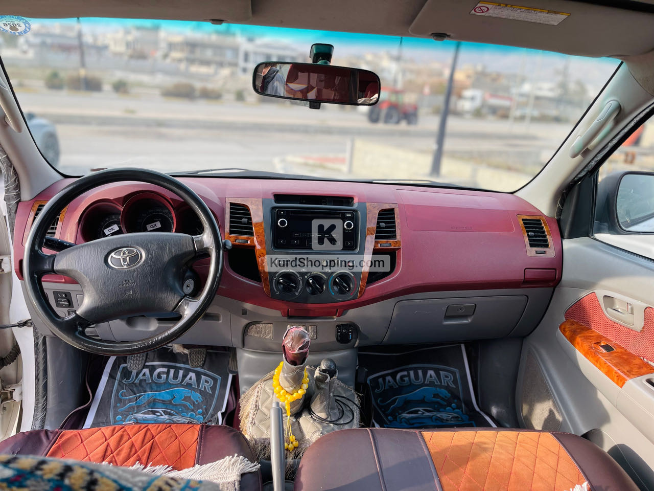 T O Y O T A   Hilux