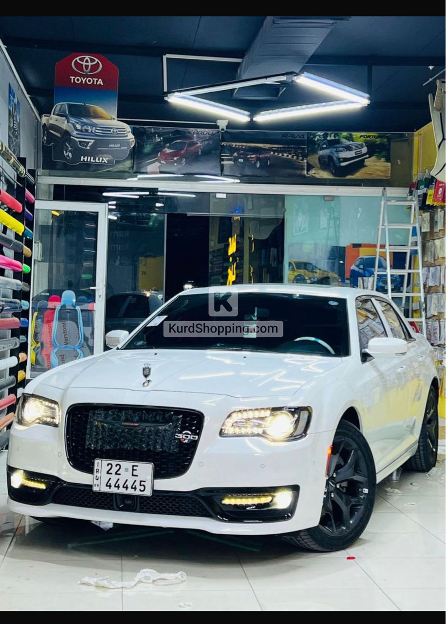 Chrysler 300S 2023