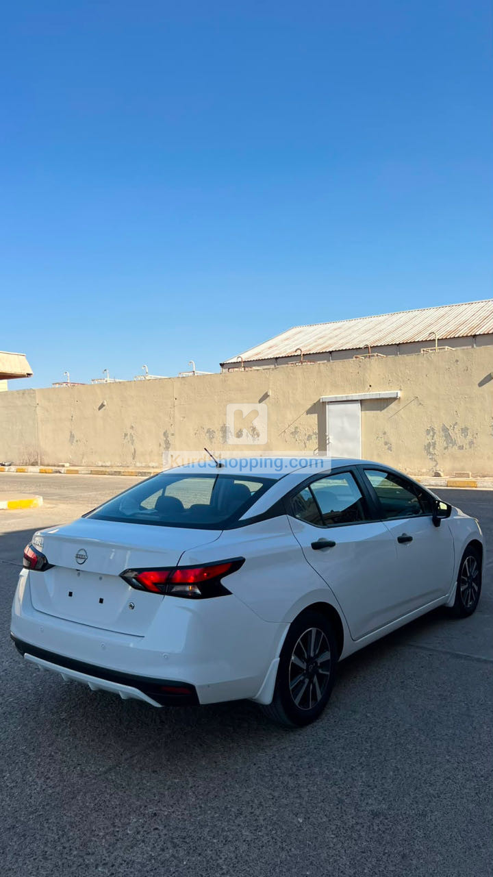 Nissan Versa 2024