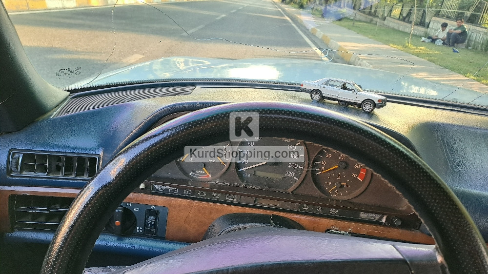 Mercedes Benz E-Class 1990