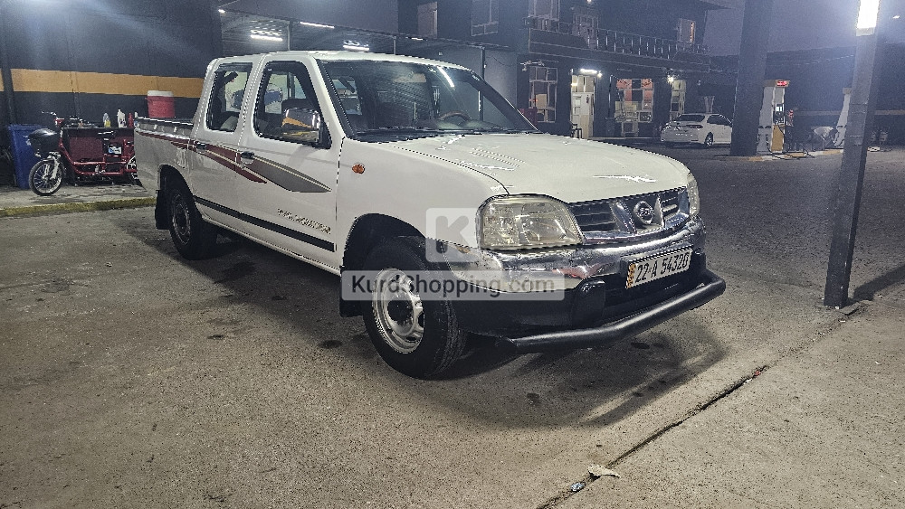 Nissan پیکاب 2008