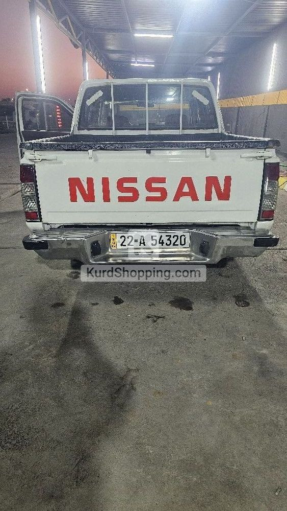 Nissan پیکاب 2008