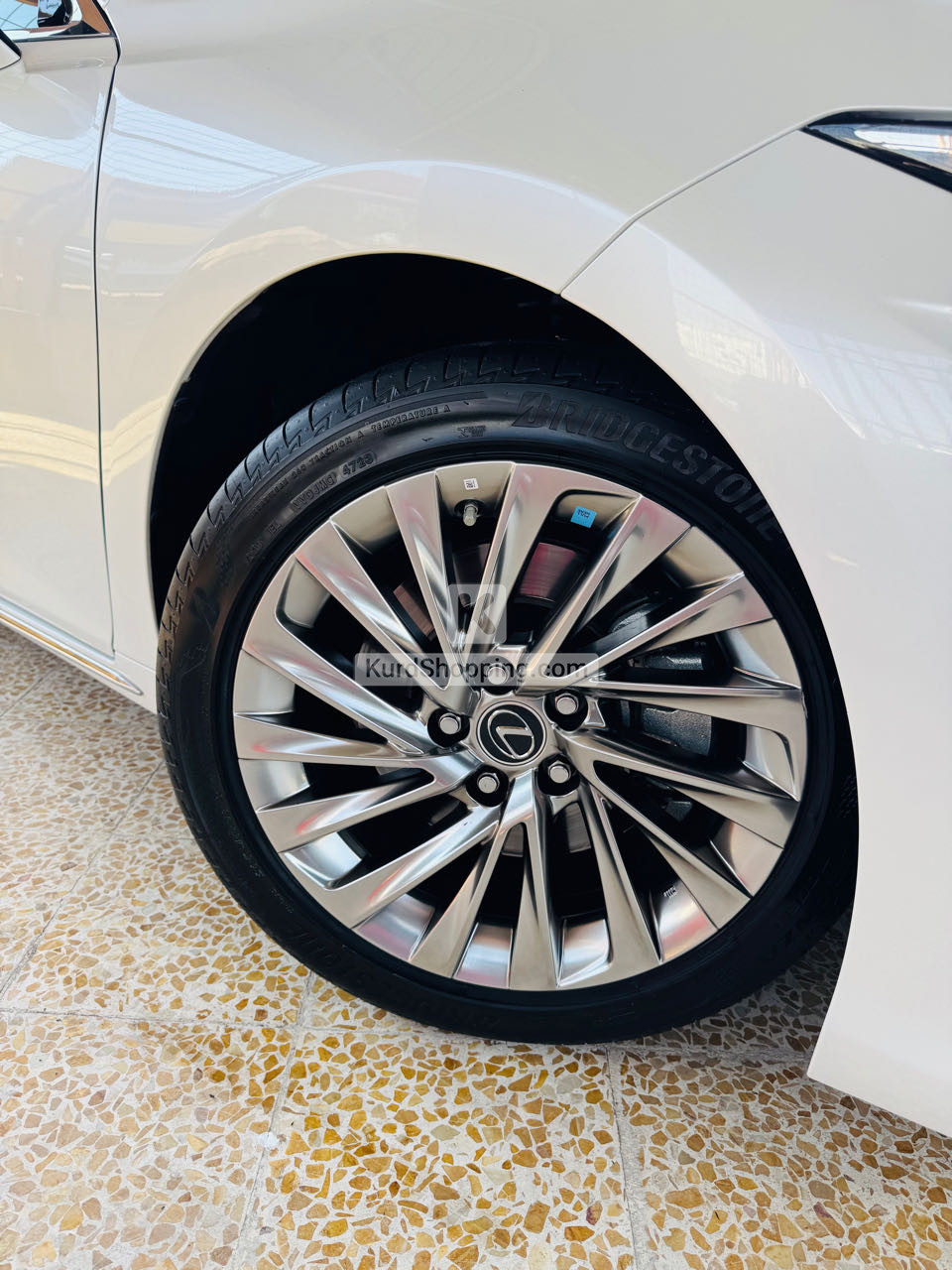 Lexus ES 350 2023