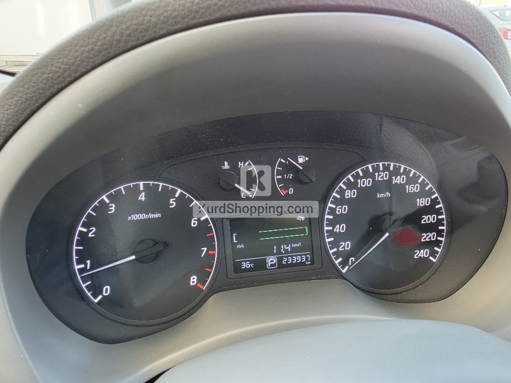 Nissan Tiida 2015