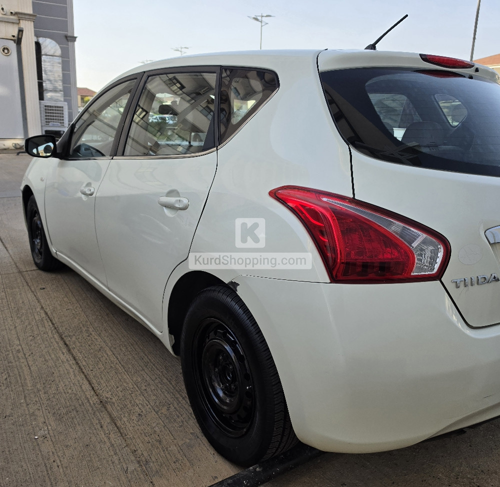 Nissan Tiida 2015